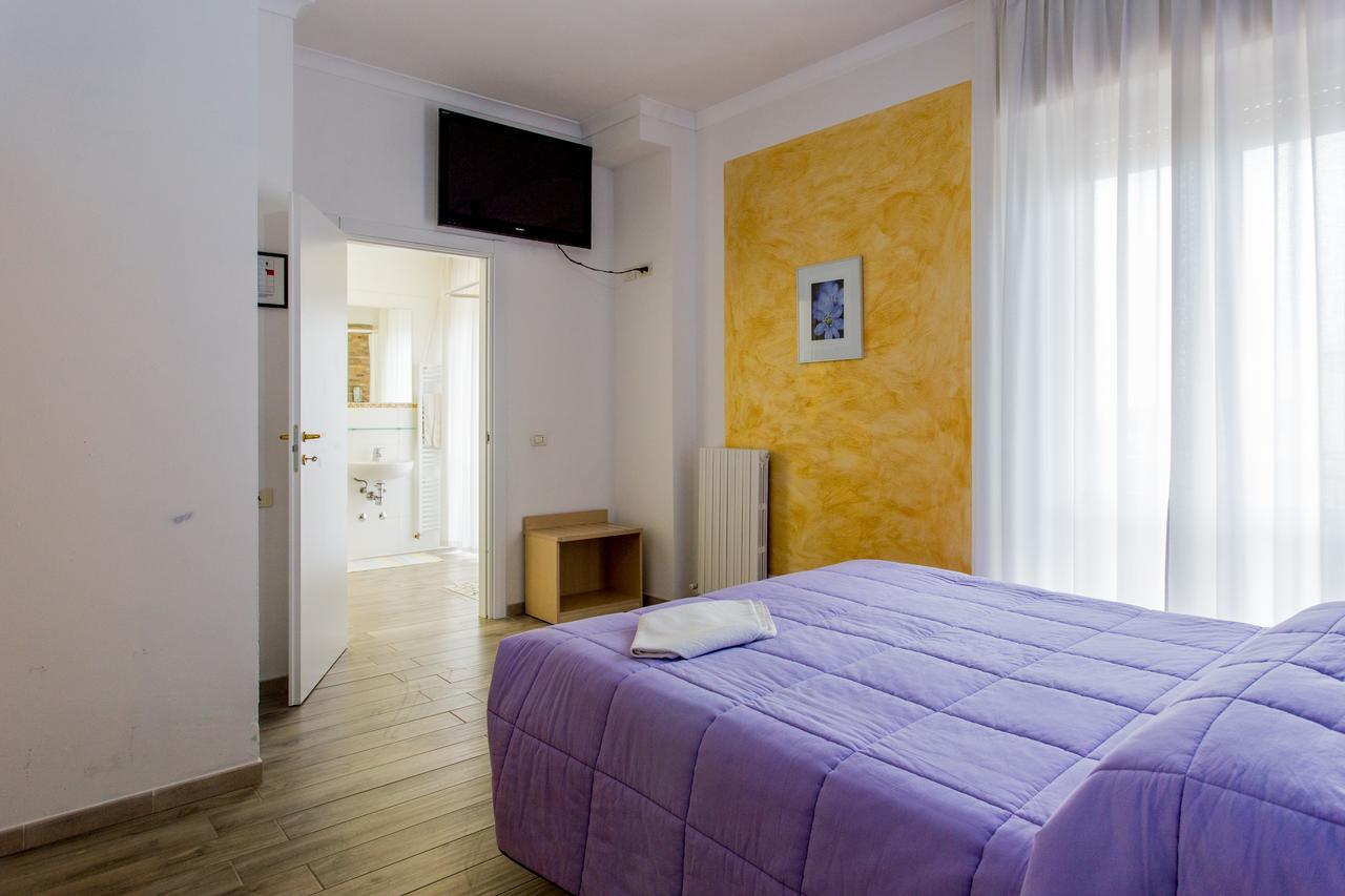 Hotel Viking Rimini Exterior foto